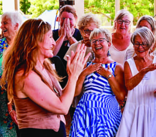 imogen wolf_clapping